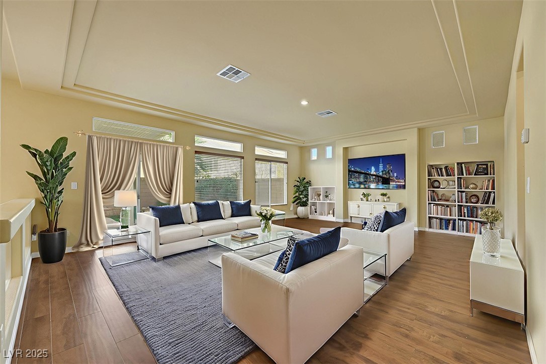 9728 Golden Thread Court