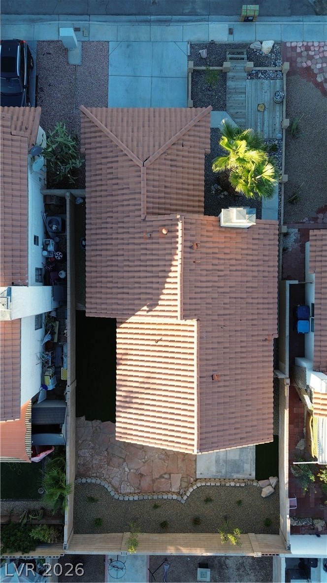 7547 Kalmalii Avenue