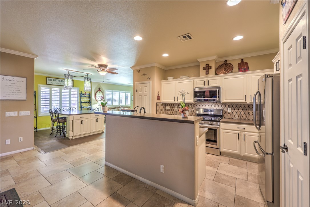 2699 Ivoryhill Street