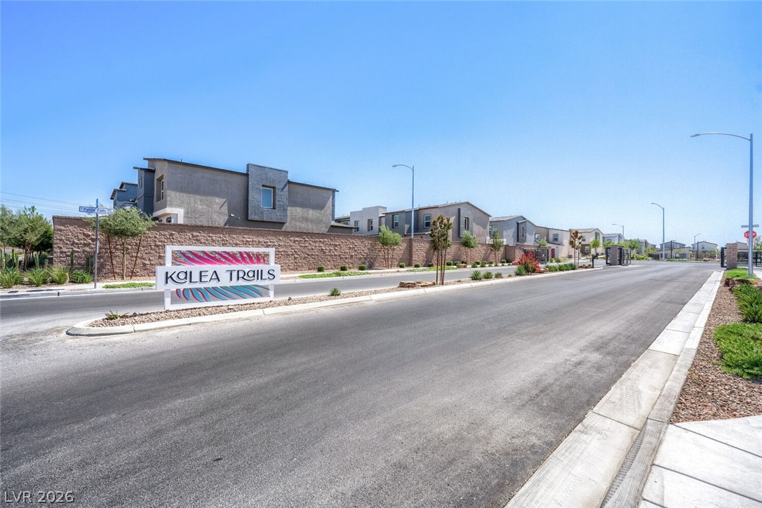6109 Hibiscus Garden Street
