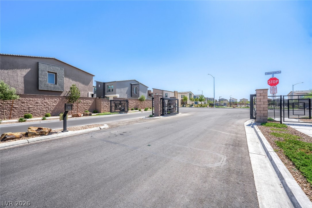 6109 Hibiscus Garden Street
