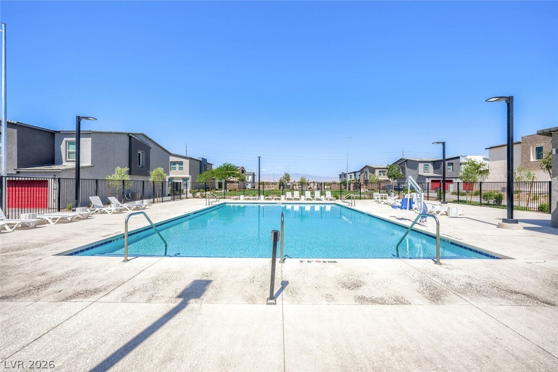 6109 Hibiscus Garden Street