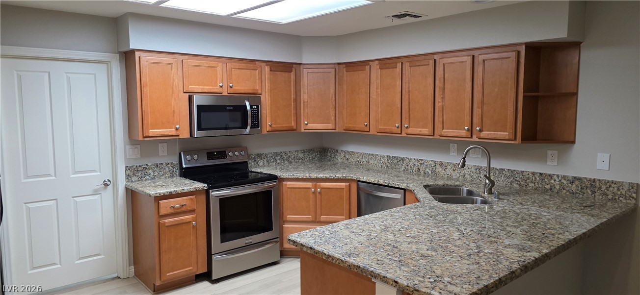 5325 Swallowtail Court