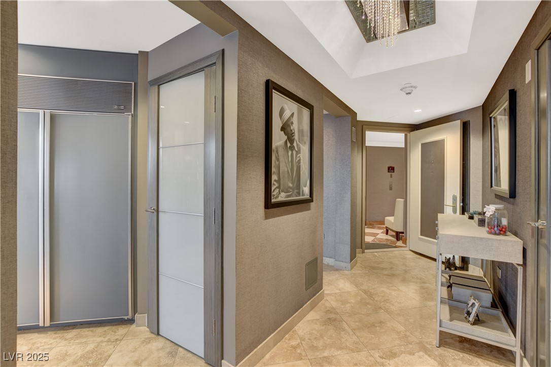 2877 Paradise Road 1605