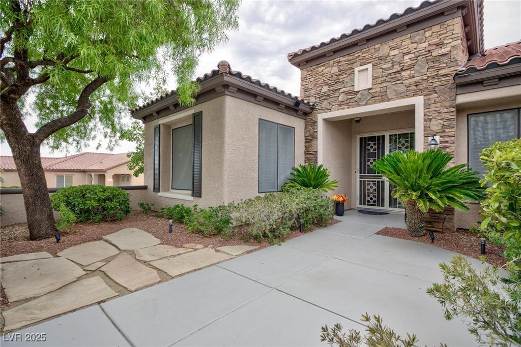 Photo of 2120 Twin Falls Drive, Henderson, NV 89044 (MLS # 2713000)