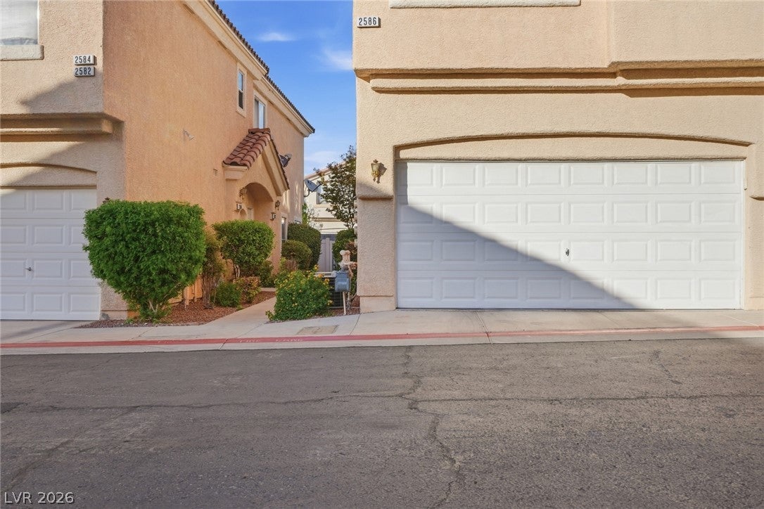2586 Velez Valley Way