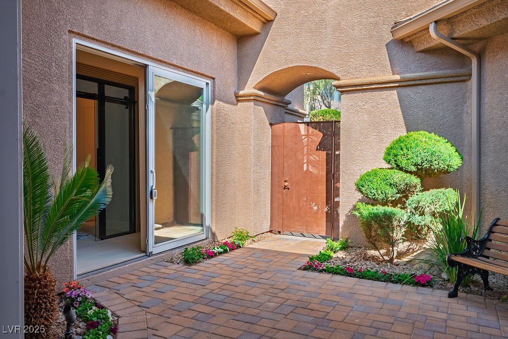 9233 Canyon Mesa Drive