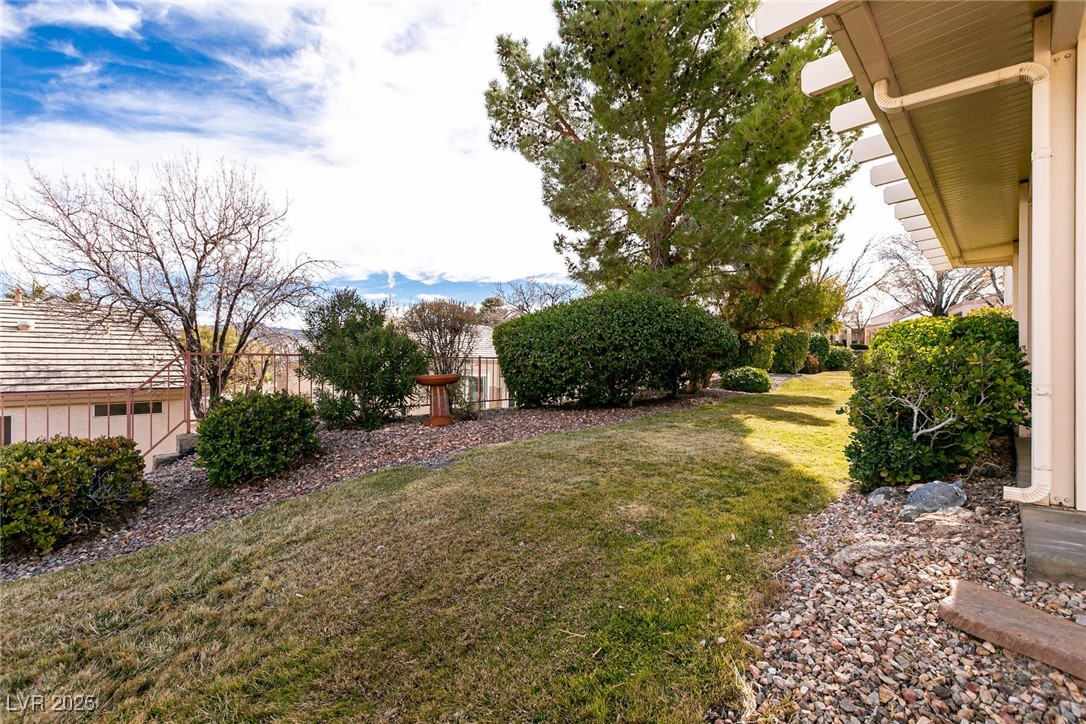 Henderson, Nevada 89012, United States, 2 Bedrooms Bedrooms, ,2 BathroomsBathrooms,Residential,Pending,11826