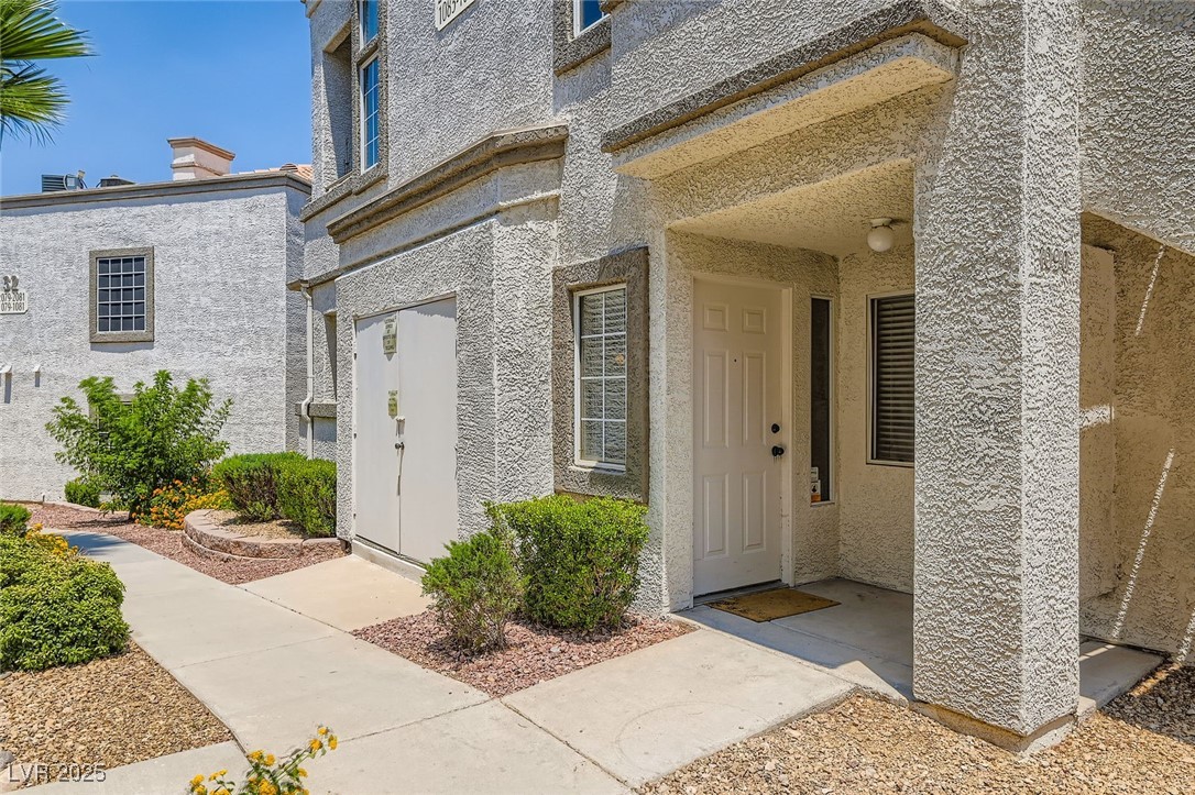 Properties 2 3125 N Buffalo Drive 1090