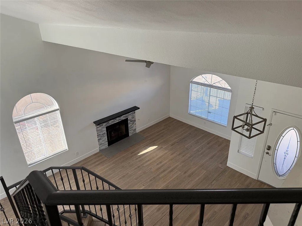 909 Sparrow Court