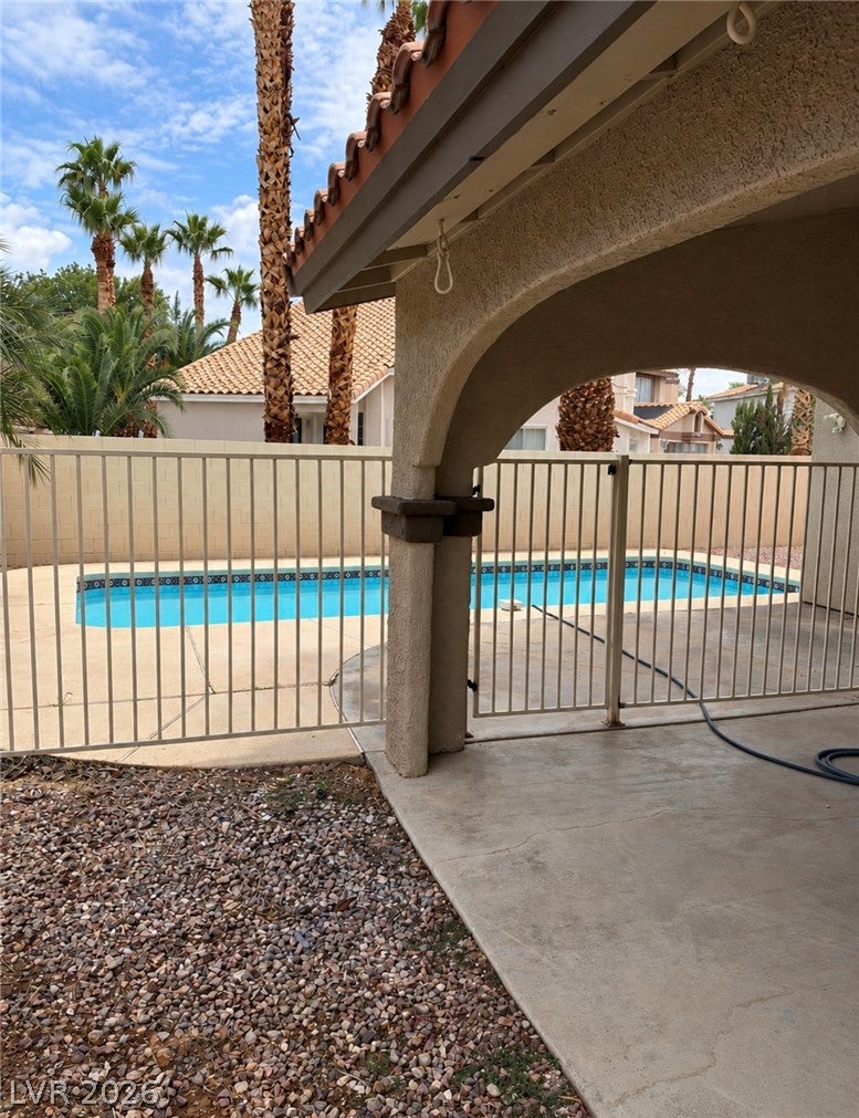 909 Sparrow Court