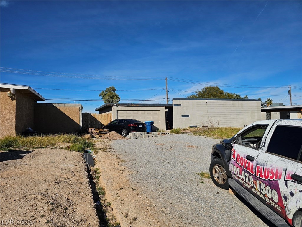 1074 King Richard Avenue