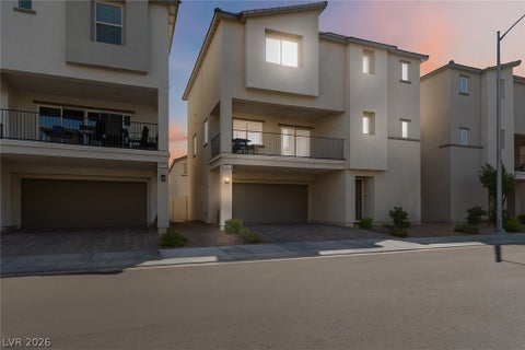 Homes For Sale - 6855 Crimson Shadow Street<br/> Clark County, North Las Vegas, NV 89086