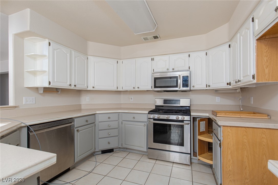 1924 Coralino Drive, Henderson, Nevada image 13