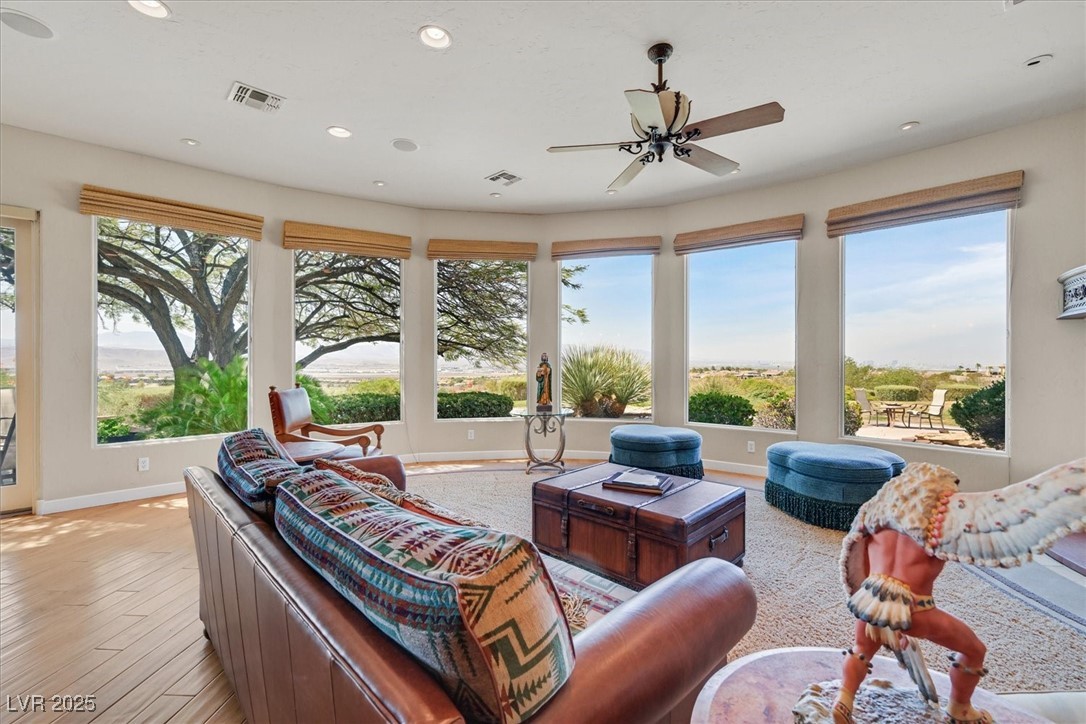 Henderson, Nevada 89052, United States, 3 Bedrooms Bedrooms, ,3 BathroomsBathrooms,Residential,Active,193415