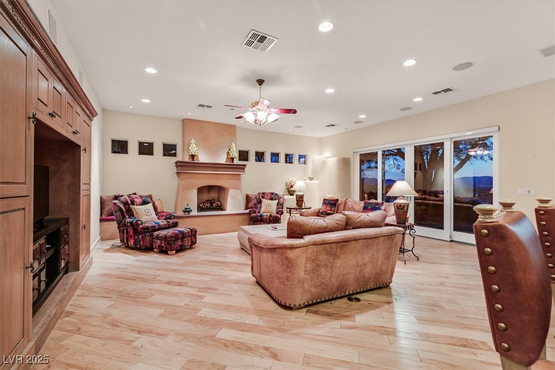 Henderson, Nevada 89052, United States, 3 Bedrooms Bedrooms, ,3 BathroomsBathrooms,Residential,Active,193415