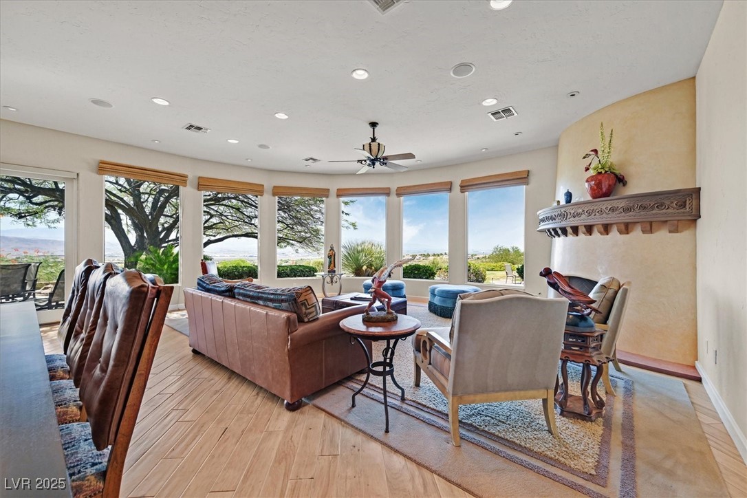 Henderson, Nevada 89052, United States, 3 Bedrooms Bedrooms, ,3 BathroomsBathrooms,Residential,Active,193415