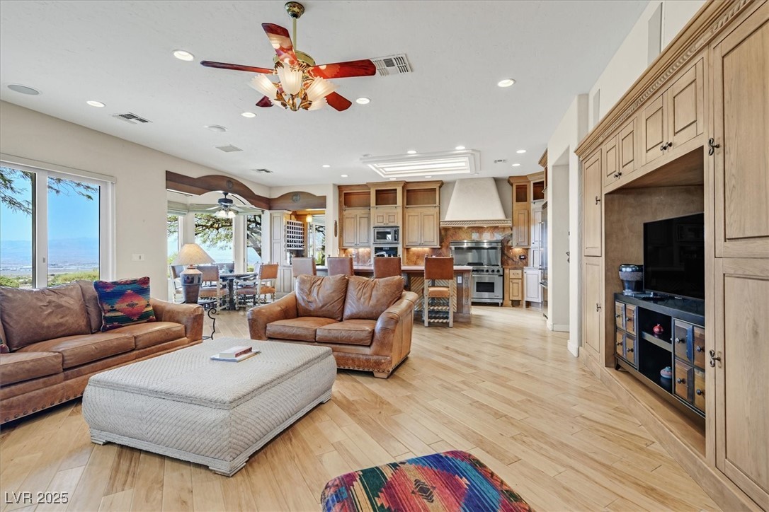 Henderson, Nevada 89052, United States, 3 Bedrooms Bedrooms, ,3 BathroomsBathrooms,Residential,Active,193415