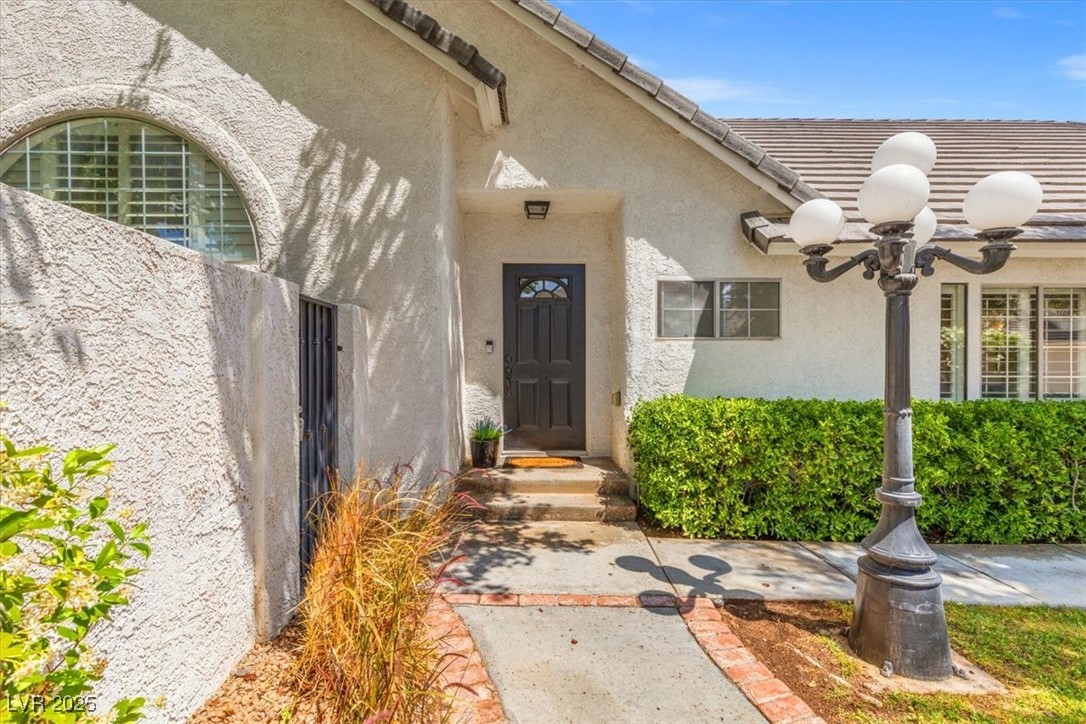 2513 Aberdeen Lane, Henderson, Nevada image 3