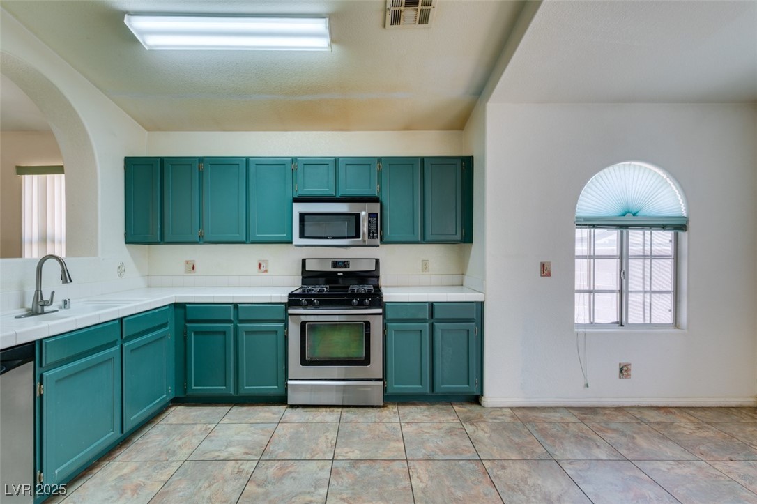 North Las Vegas, Nevada 89032, United States, 3 Bedrooms Bedrooms, ,2 BathroomsBathrooms,Residential,Active,192008