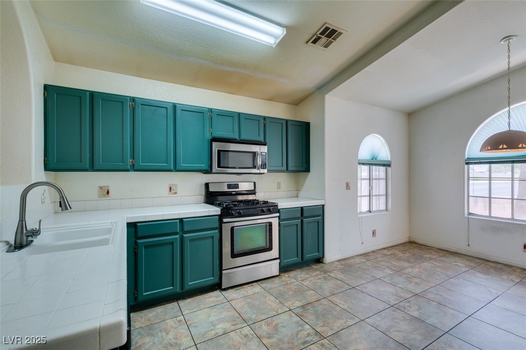 North Las Vegas, Nevada 89032, United States, 3 Bedrooms Bedrooms, ,2 BathroomsBathrooms,Residential,Active,192008