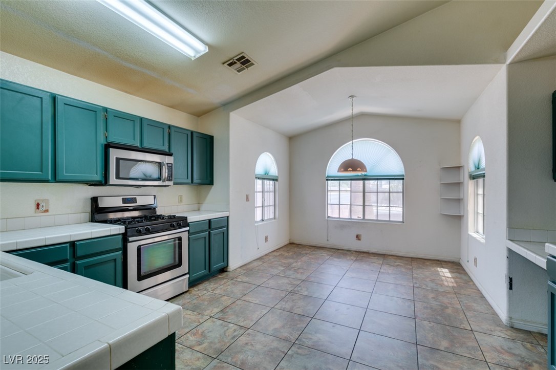 North Las Vegas, Nevada 89032, United States, 3 Bedrooms Bedrooms, ,2 BathroomsBathrooms,Residential,Active,192008