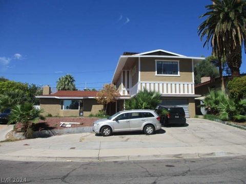 Single Family Residence in Las Vegas NV 1904 Chapman Drive.jpg