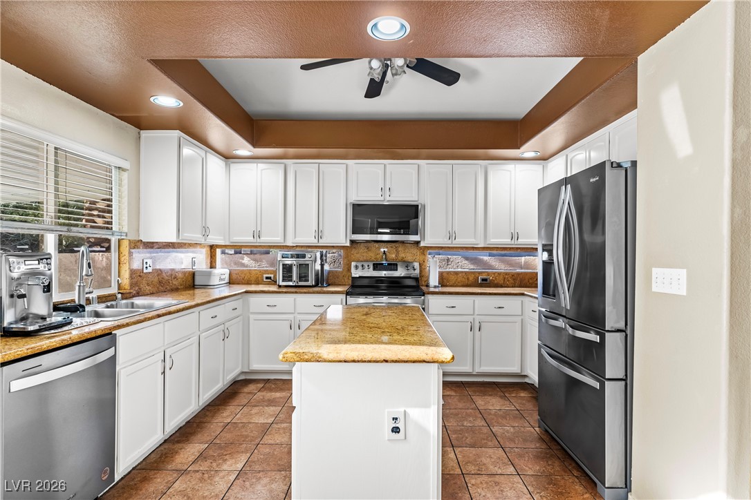 2007 Silver Whisper Avenue