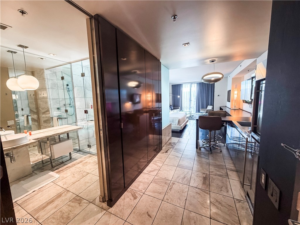 4381 W Flamingo Road 1203