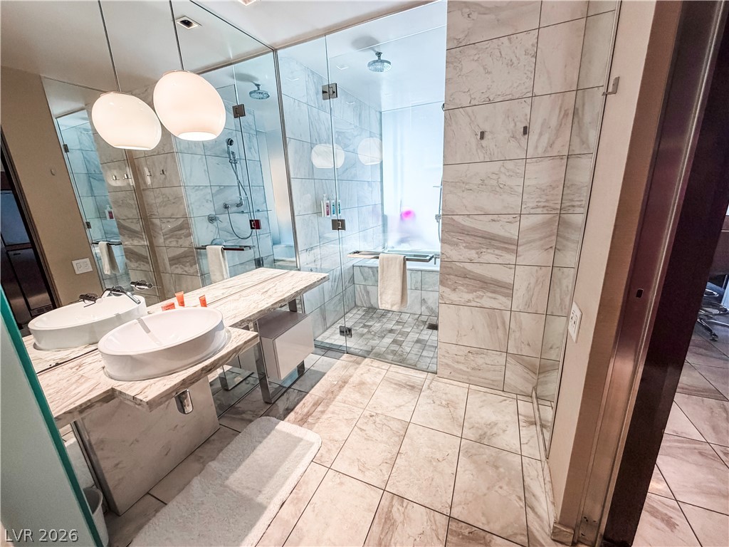 4381 W Flamingo Road 1203