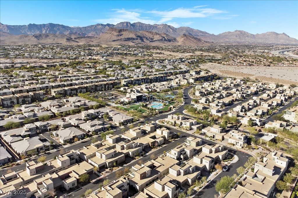 Las Vegas, Nevada 89135, United States, 2 Bedrooms Bedrooms, ,3 BathroomsBathrooms,Residential,Active,252916