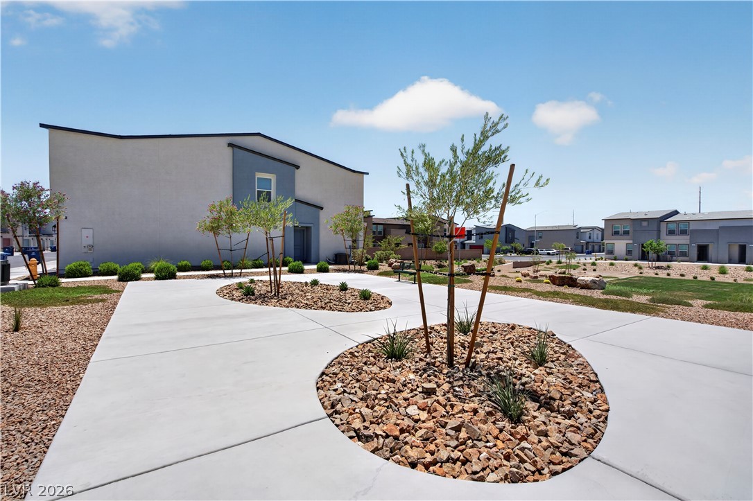 6089 Lily Garden Street