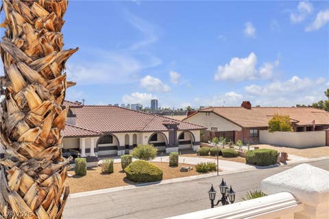 Tiny photo for 3341 Camino Gardens Way, Las Vegas, NV 89146 (MLS # 2769491)