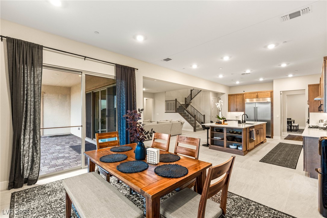 Las Vegas, Nevada 89138, United States, 5 Bedrooms Bedrooms, ,5 BathroomsBathrooms,Residential,Active,247655