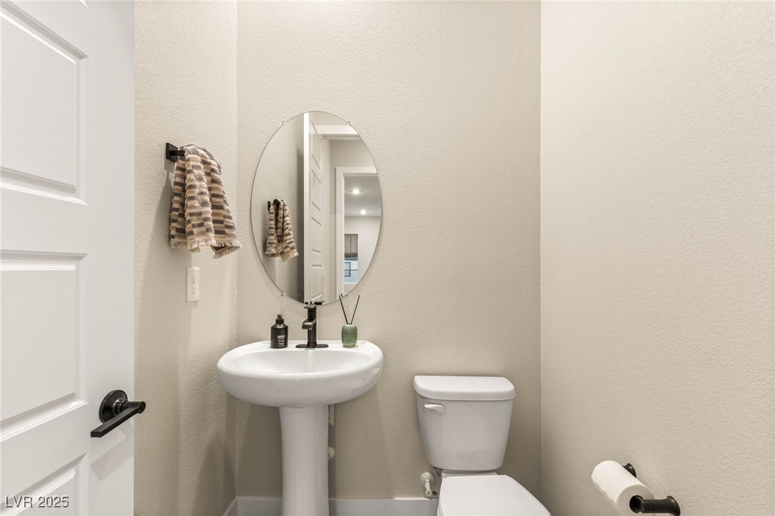 Las Vegas, Nevada 89138, United States, 5 Bedrooms Bedrooms, ,5 BathroomsBathrooms,Residential,Active,247655