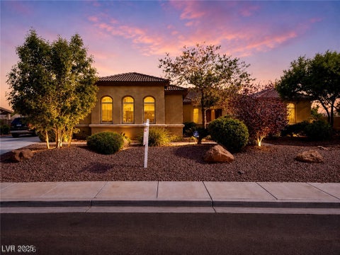 Homes For Sale - 8370 Unicorn Street<br/> Las Vegas, NV 89131