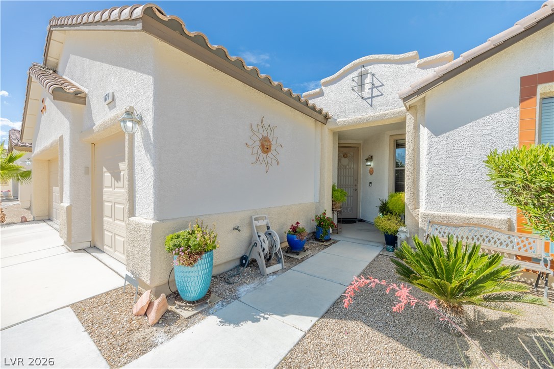 1828 Moonglow Peak Avenue