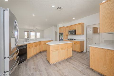 Single Family Residence in Laughlin NV 3728 Cottage Canyon Street 10.jpg