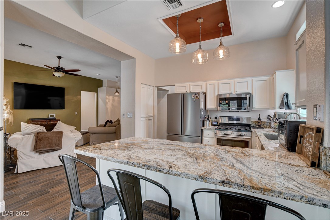 2305 Hot Oak Ridge Street, Las Vegas, Nevada image 13