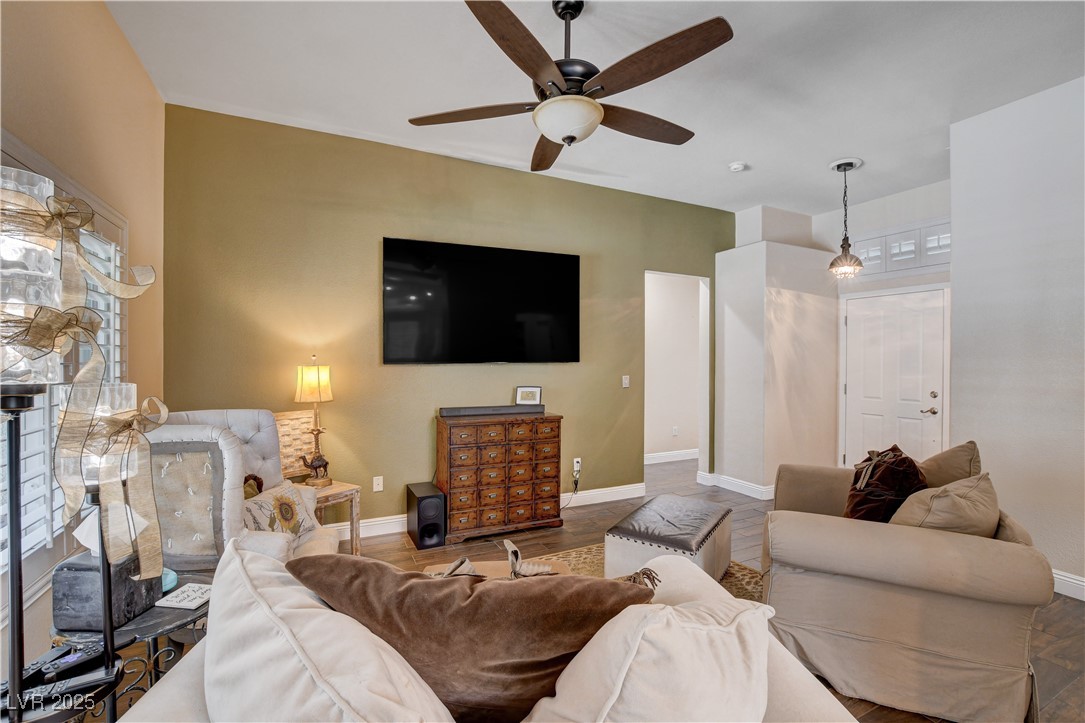 2305 Hot Oak Ridge Street, Las Vegas, Nevada image 7