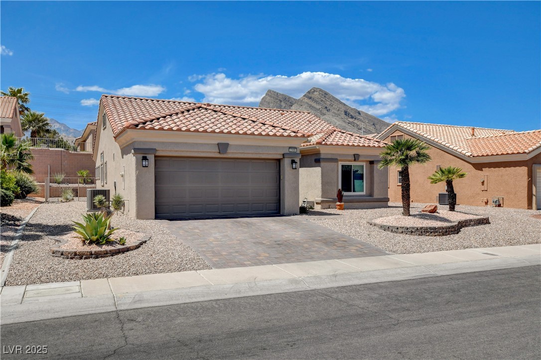 2305 Hot Oak Ridge Street, Las Vegas, Nevada image 2