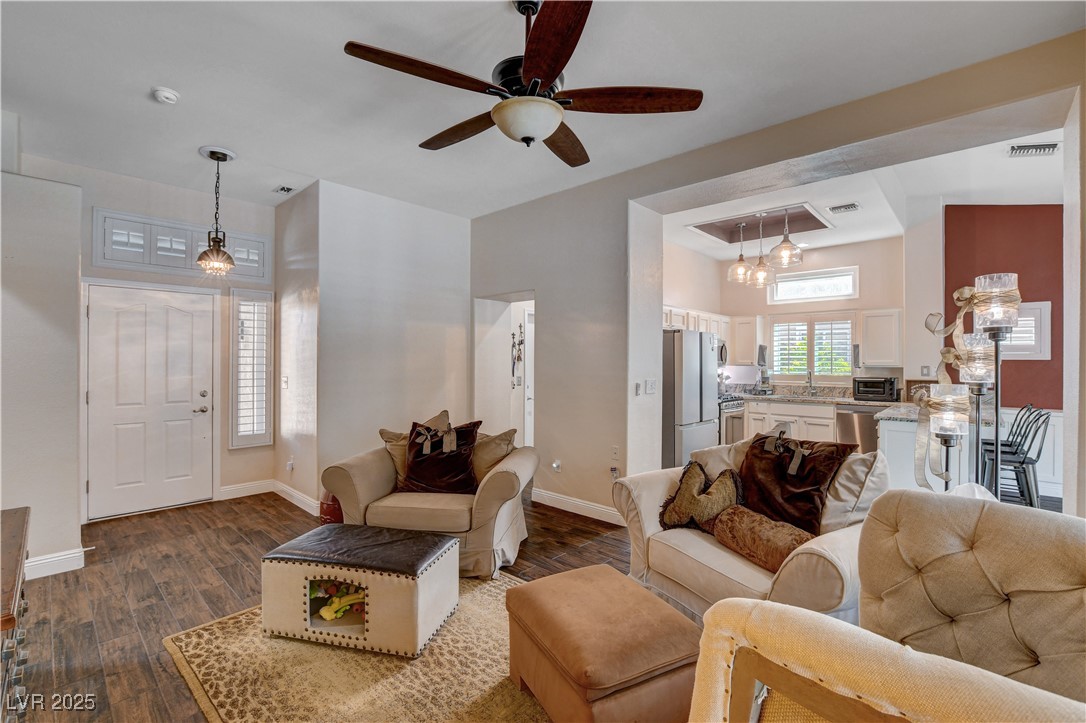 2305 Hot Oak Ridge Street, Las Vegas, Nevada image 6