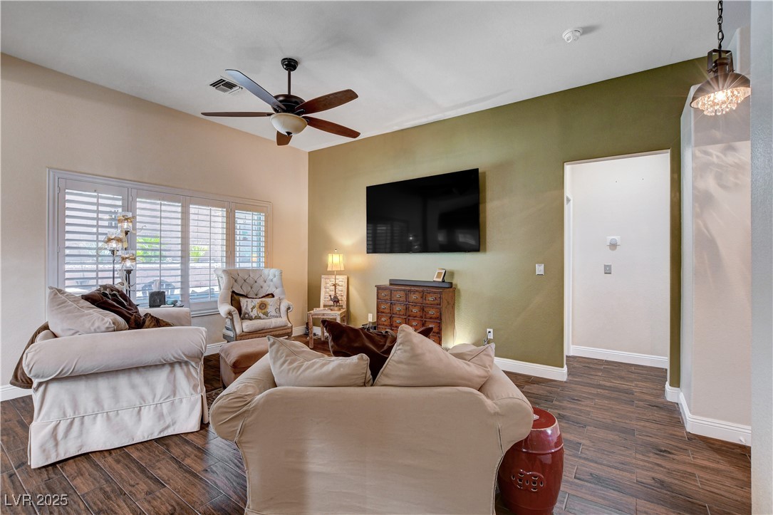 2305 Hot Oak Ridge Street, Las Vegas, Nevada image 22