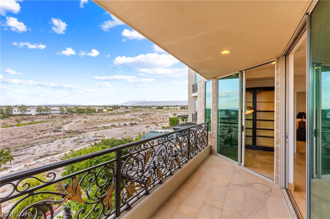 9103 Alta Drive 305