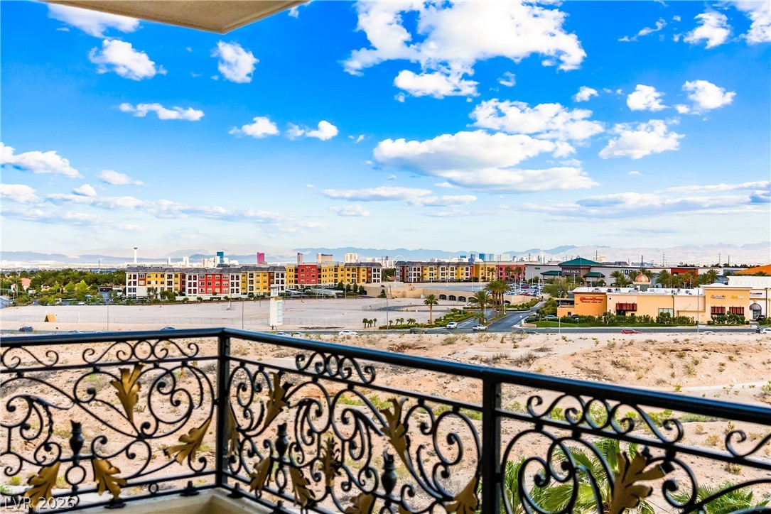 9103 Alta Drive 305