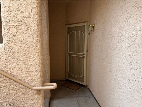 Condominium in Laughlin NV 2160 Highpointe Drive 8.jpg