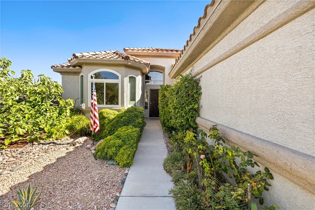 8901 Canyon Magic Avenue
