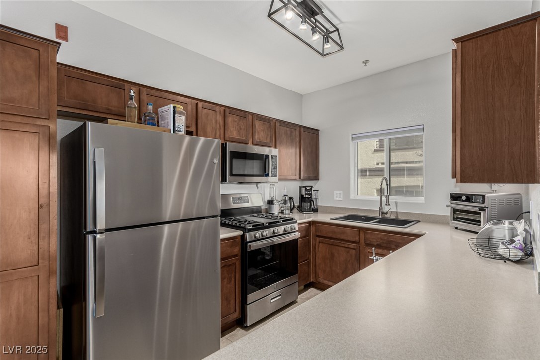 2291 W Horizon Ridge Parkway #6136, Henderson, Nevada image 11