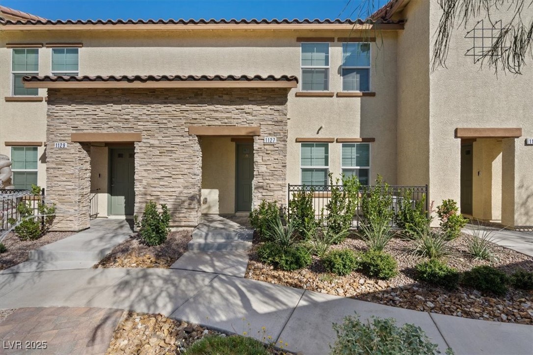 1127 Ruby Sparrow Street