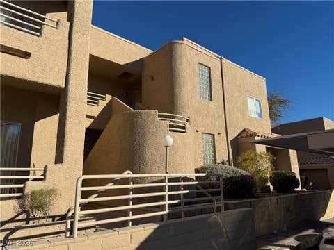 Condo For Sale - 2200 Highpointe Drive #202<br/> Laughlin, NV 89029